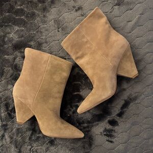 Elegant Tan Women's Ankle Boots